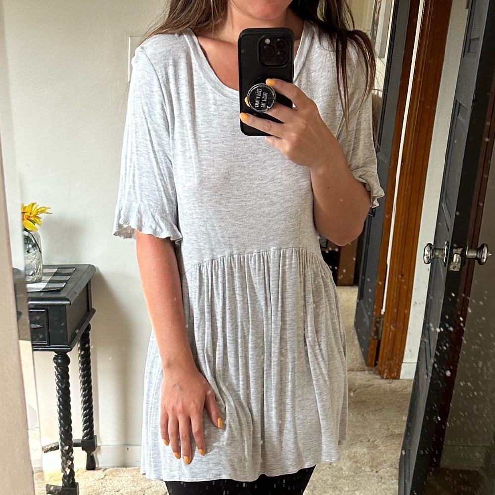 Boutique Shop Basic USA ruffled flowy sleeve tunic top - worn a few times size S